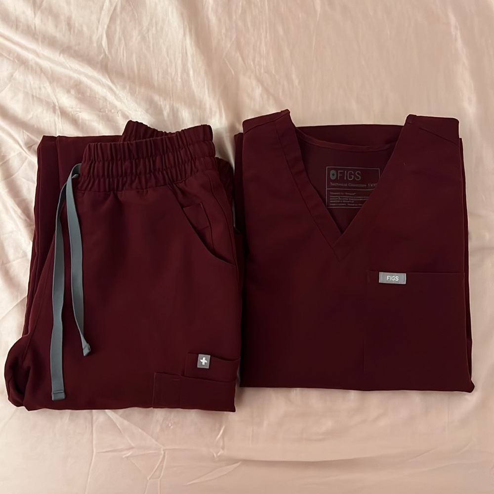 FIGS scrubs set! XXS Burgundy